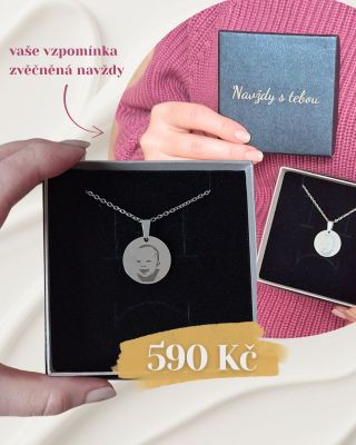 Nechte si vygravírovat fotku, kterou nosíte v srdci. Ať je s vámi každý den — na elegantním ocelovém přívěsku s řetízkem....